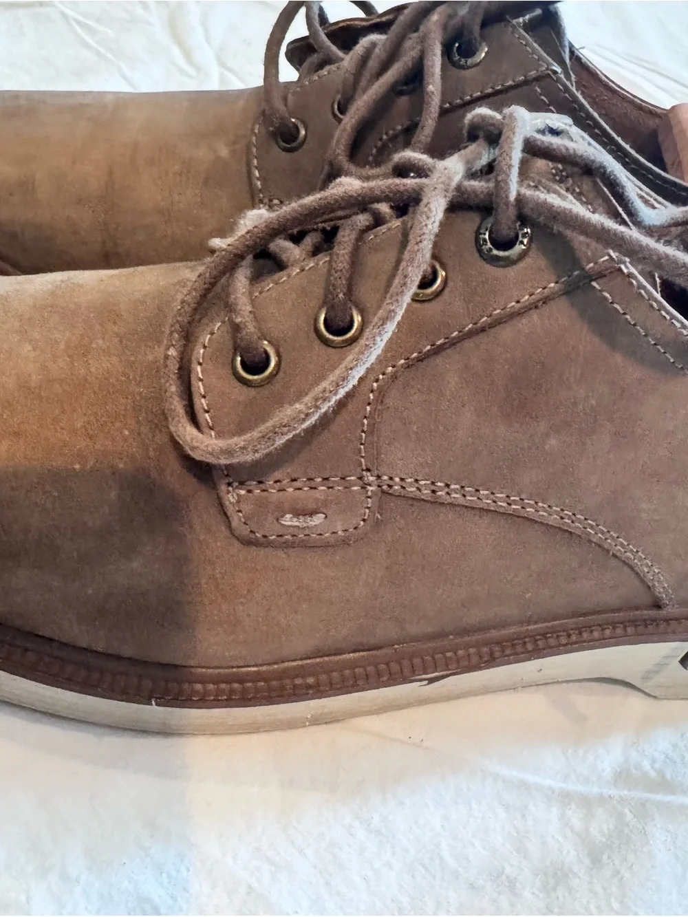 Florsheim Men's Taupe Suede Chukka Lace-Up Shoes